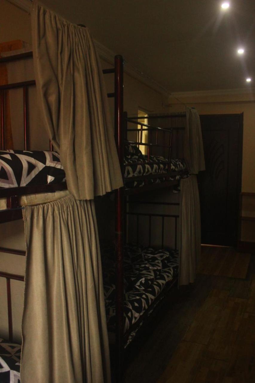 Everyday Cat Hostel Batumi Esterno foto