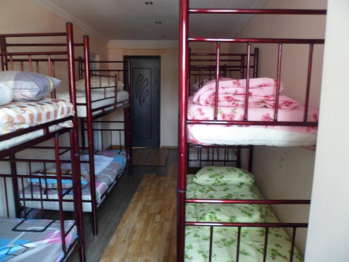 Everyday Cat Hostel Batumi Esterno foto