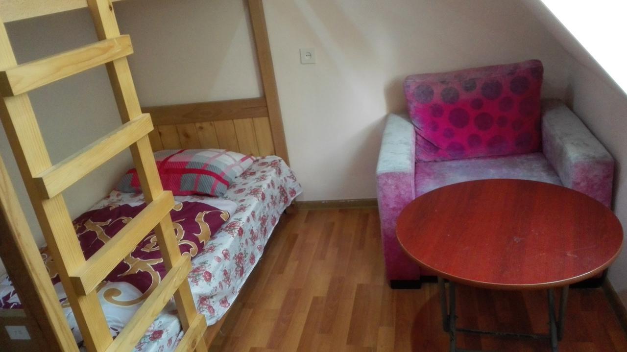 Everyday Cat Hostel Batumi Esterno foto
