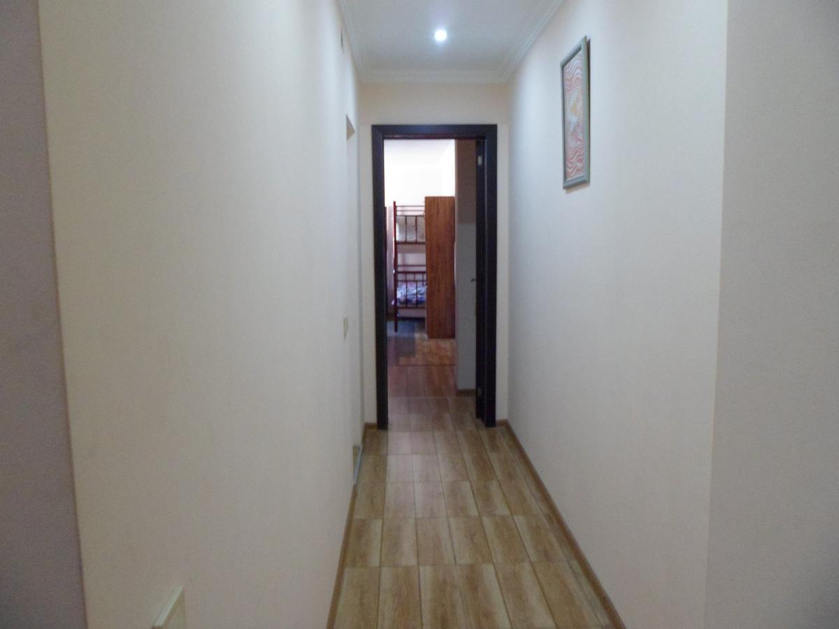 Everyday Cat Hostel Batumi Esterno foto