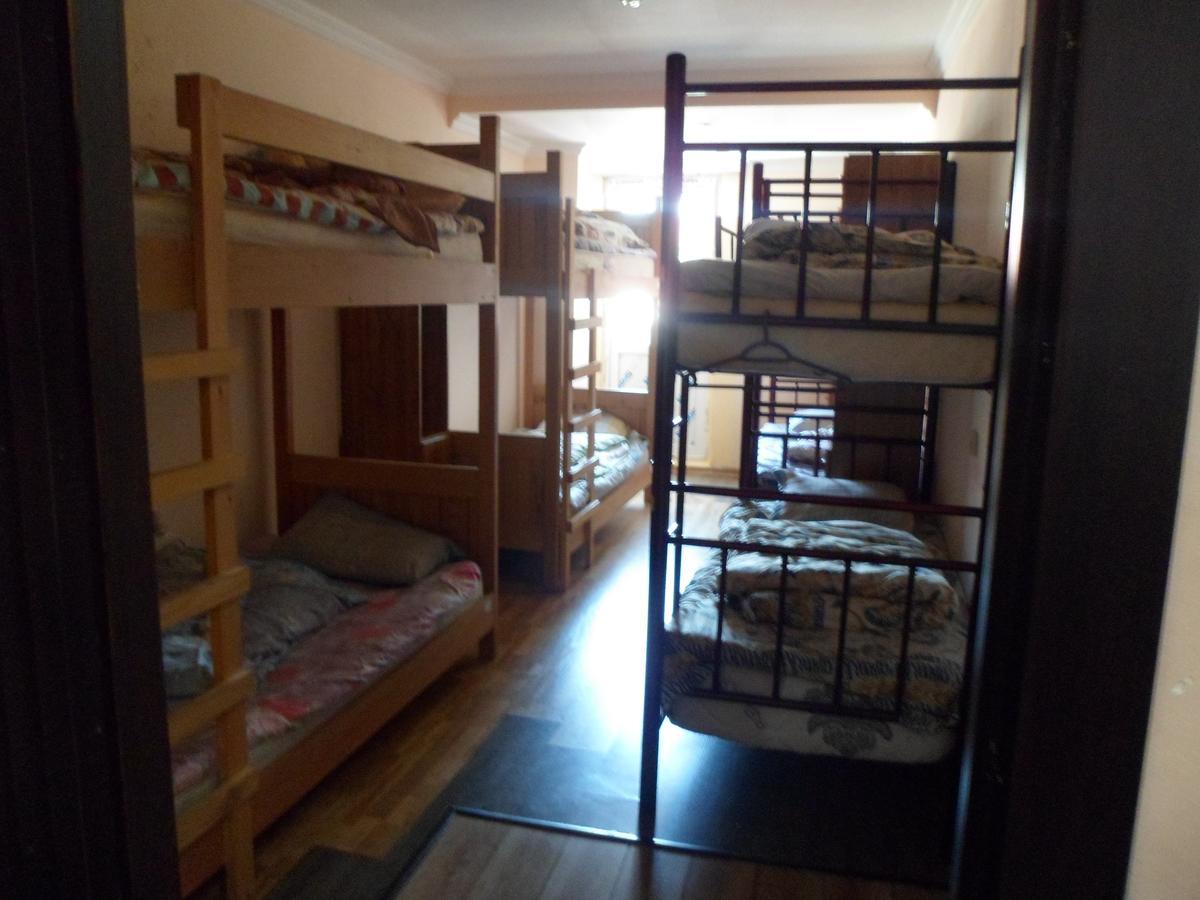 Everyday Cat Hostel Batumi Esterno foto